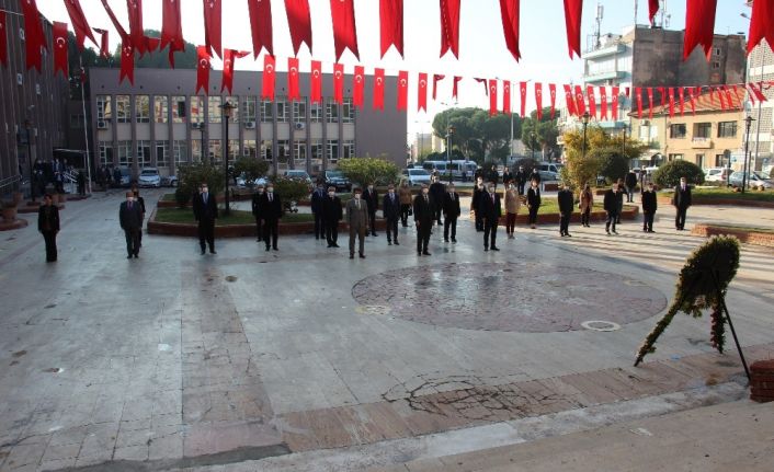 Öğrenciler olmayınca öğretmenler günü buruk kutlandı