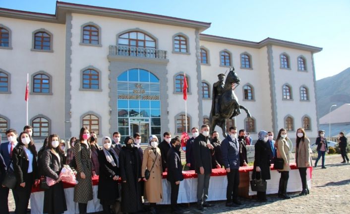 Oltu’da 24 Kasım Öğretmenler Günü etkinliği