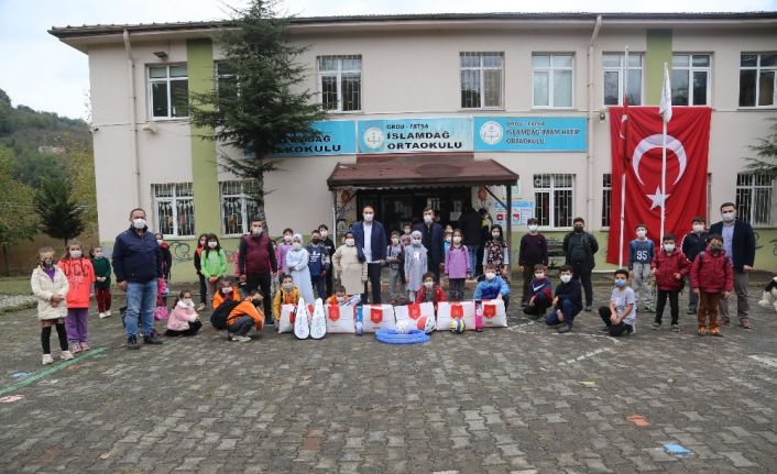 Ordu’da gençlere spor malzemesi desteği