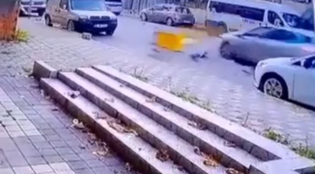 (Özel)Maltepe’de motosiklet kazası kamerada