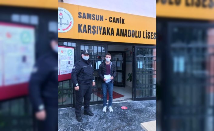 Samsun polisi öğrenciyi son anda sınava yetiştirdi