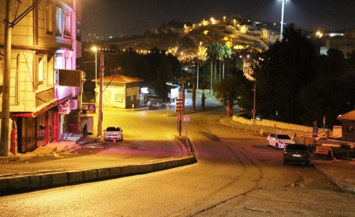 Şanlıurfa’da cadde ve sokaklar sessizliğe büründü