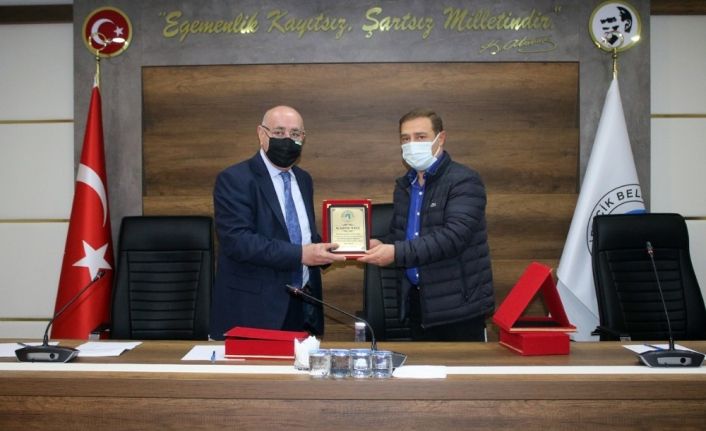 Şanlıurfa’da en çok vergi veren kişilere plaket verildi