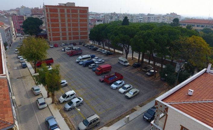 Saruhanlı’ya 98 araçlık ikinci otopark yapıldı