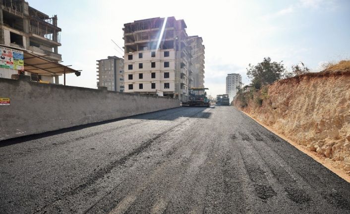 Şehitkamil’den 3 mahallede eş zamanlı asfalt çalışması