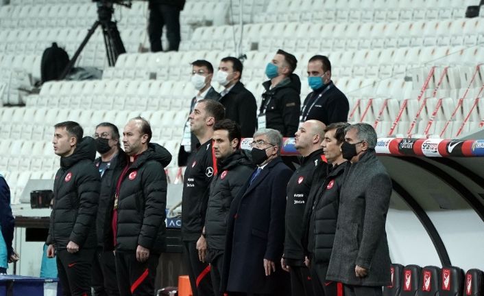 Şenol Güneş temastan kaçamadı!