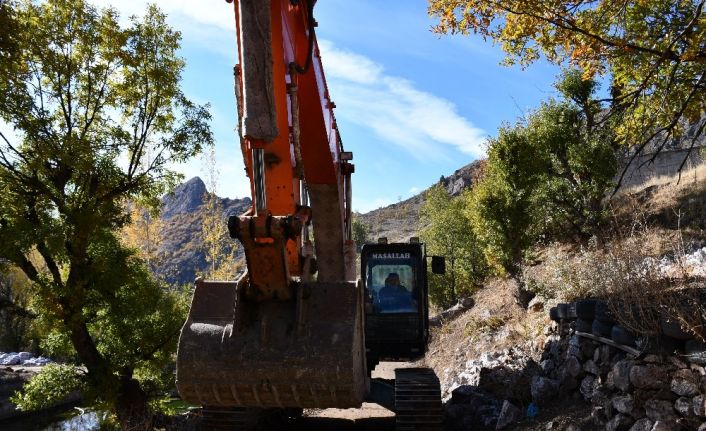 Şırnak’ta arıcılar için bal ormanlarına yol yapılıyor