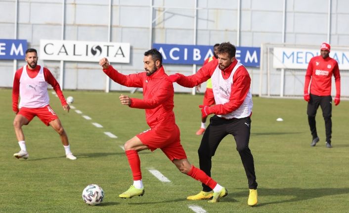 Sivasspor’da Karagümrük mesaisi devam ediyor