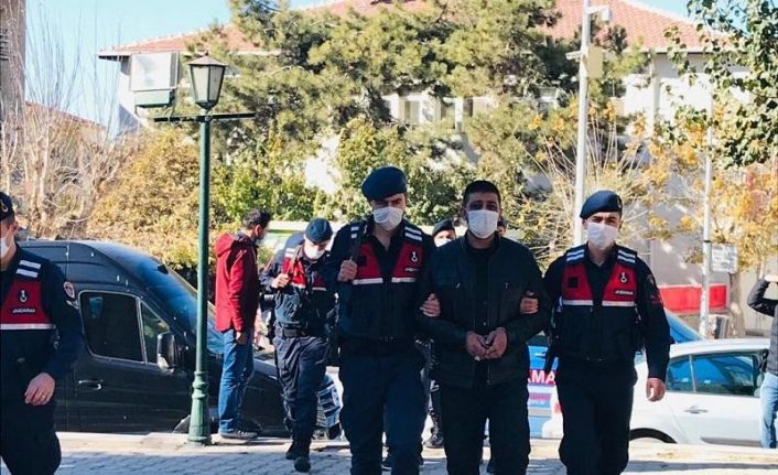 Sivrihisar’da uyuşturucu madde ve silah operasyonu, 3 şüpheli yakalandı