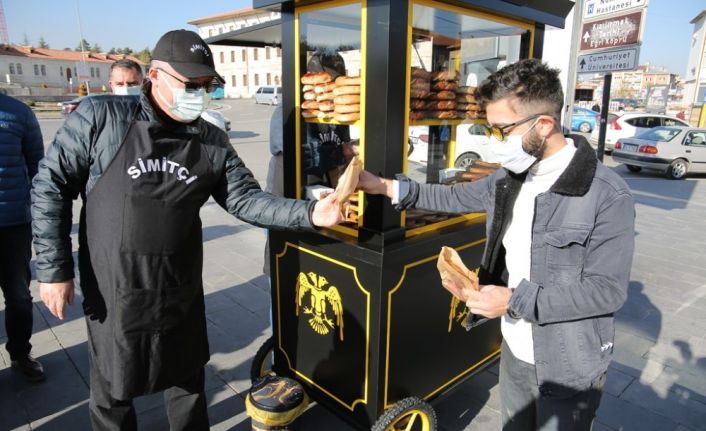 Tarihi dokuya uygun simit stantları