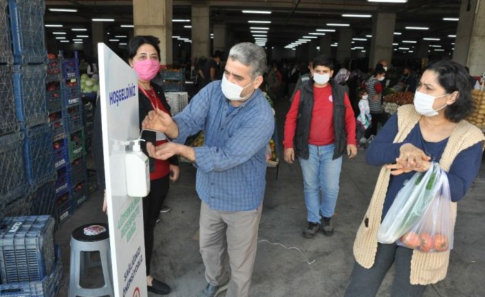 Tarsus’ta pazar yerlerinde maske ve hijyen denetimleri artırıldı