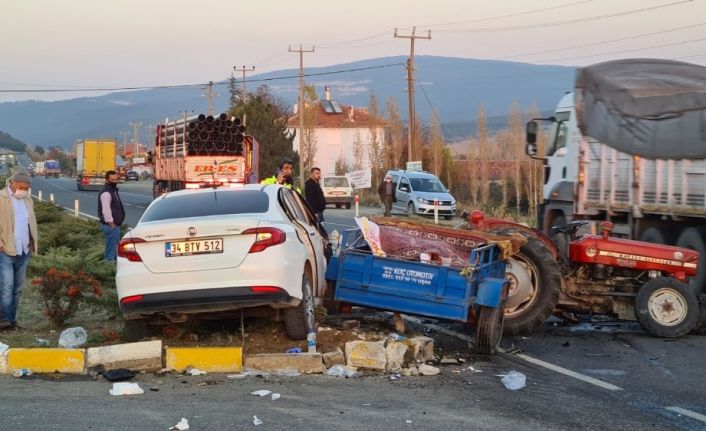 Uşak’ta trafik kazası; 1’i çocuk 4 yaralı