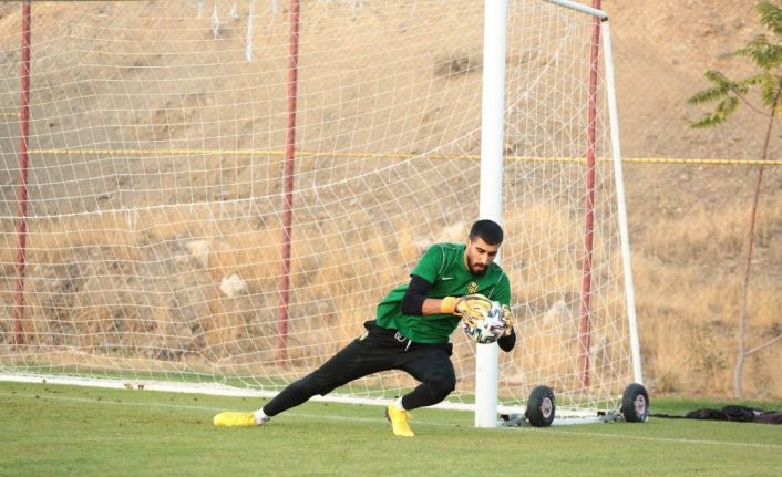 Yeni Malatyaspor’da kaleci Abdulsamed’ten kötü haber