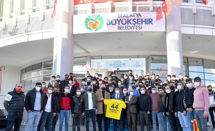 Yenimalatyaspor taraftarlarından Başkan Gürkan’a ziyaret