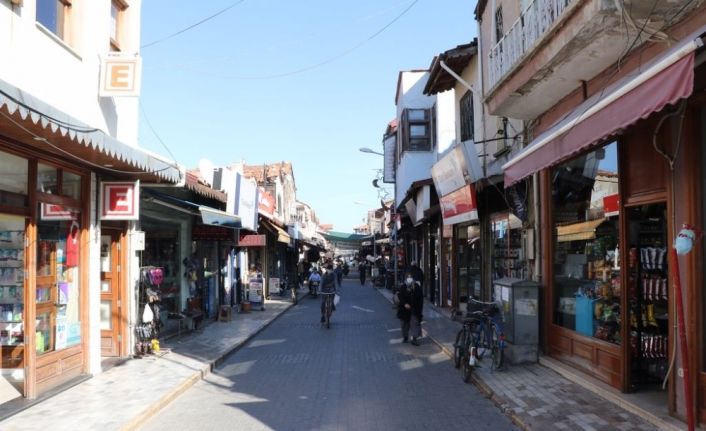 Yunusemre Caddesi’nin güzelliği büyükşehirle ortaya çıkacak