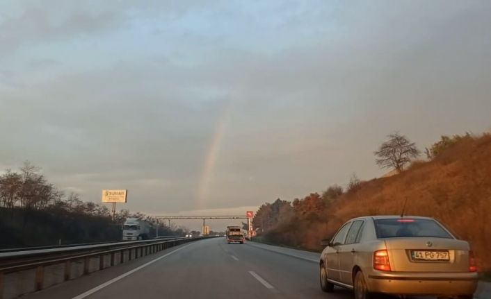 Bursa’da sis, gökkuşağı ve yağmur aynı anda görüldü