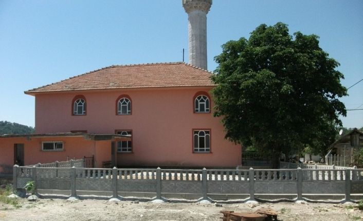 Çakırlar Mevki Cami vatandaşlar tarafından imece usulü yenilendi