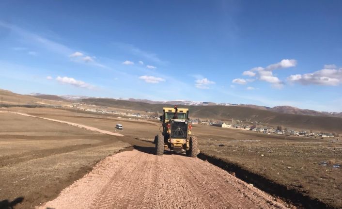 Çaldıran Belediyesinden stabilize yol çalışması