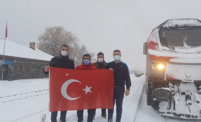 Çin’e giden ikinci ihracat treni personeli Sarıkamış şehitlerini unutmadı