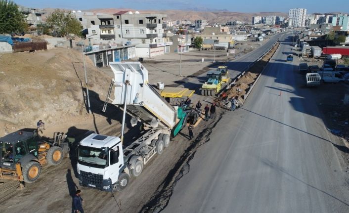 Cizre’de yol yapım çalışmaları devam ediyor