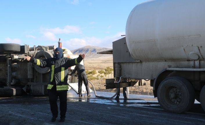 Devrilen oksijen yüklü tanker, paniğe neden oldu (2)