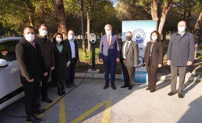 Ege Üniversitesinde “Elektrikli Araç Şarj İstasyonu” hizmet vermeye başladı