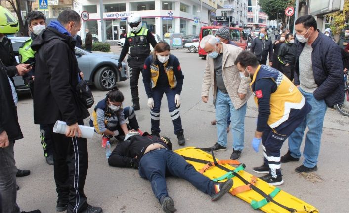 Hafif ticari araç ile çarpışan motosiklet sürücüsü yaralandı