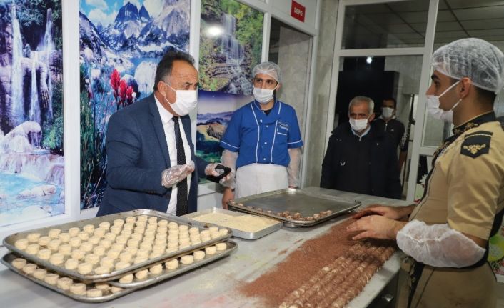 Hakkari’de pastane imalathaneleri denetlendi