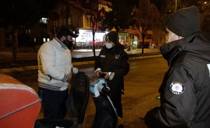 Isparta’da sokağa çıkma kısıtlamasında ‘Gece kartalları’ iş başında