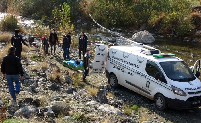 Silahla vurulmuş halde ölü bulundu