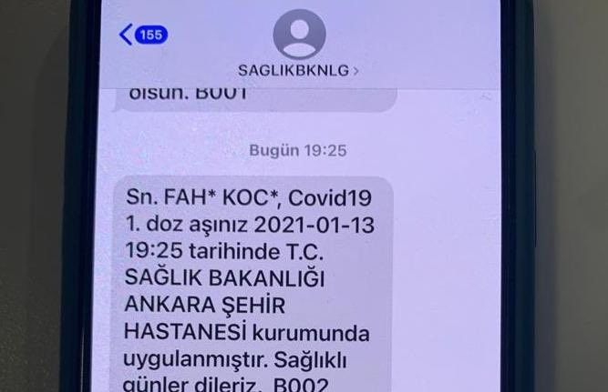 Bakan Koca aşı olduktan telefonuna gelen mesajı paylaştı