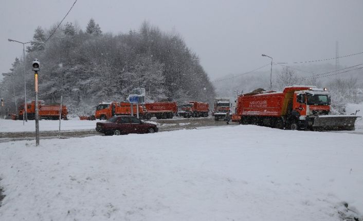 Bolu Dağı’nda lapa lapa kar yağıyor