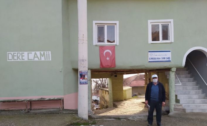 Caminin altından geçmeden bu köye girilmiyor