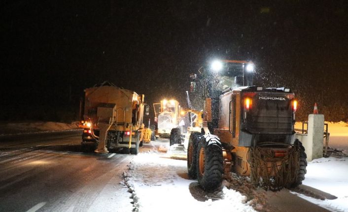 Erzincan’ın yüksek kesimlerinde kar yağışı etkili oldu