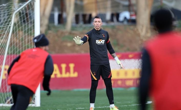 Galatasaray’da Muslera ve Feghouli, takımla birlikte çalıştı