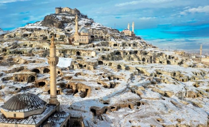 Kar altındaki Kayaşehir, eşsiz manzarasıyla hayran bıraktı