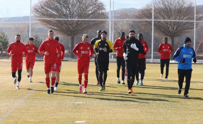 Sivasspor ara vermedi!