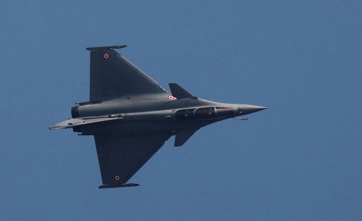 Yunanistan parlamentosundan Fransa’dan 18 Rafale tipi savaş uçağının alınmasına onay