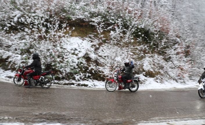 Zonguldak’ta yılın ilk karı etkili oldu