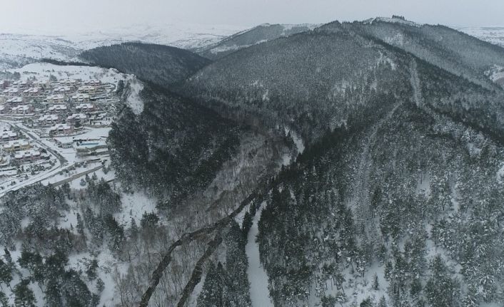 Beyazlar içinde Değirmen Boğazı havadan görüntülendi