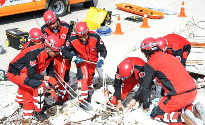 Çiğli’de mahalle arama ve kurtarma ekipleri kuruluyor