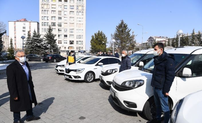 Doktor Başkandan filyasyon ve aşılamaya 24 yeni araç