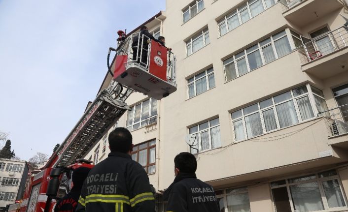 Ekipleri alarma geçiren vatandaş, evinde uyurken bulundu