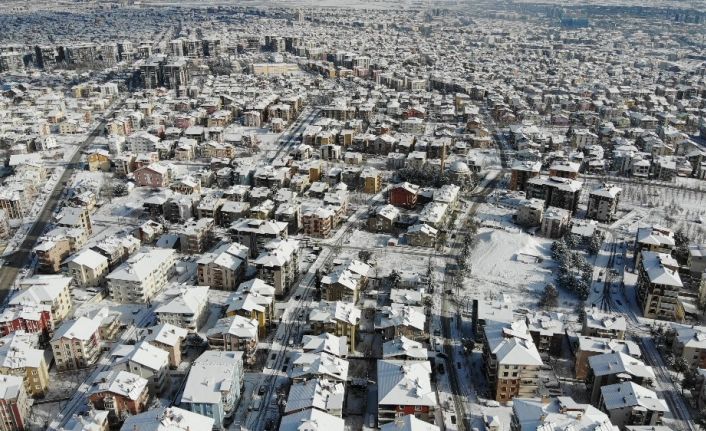 Isparta’da kar yağışı etkili oldu