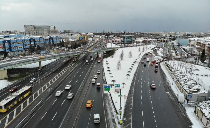 İstanbul trafiğindeki son durum havadan görüntülendi