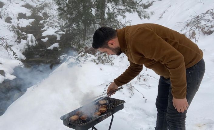 Kar üstünde yeni moda: Balıkesir kokoreci