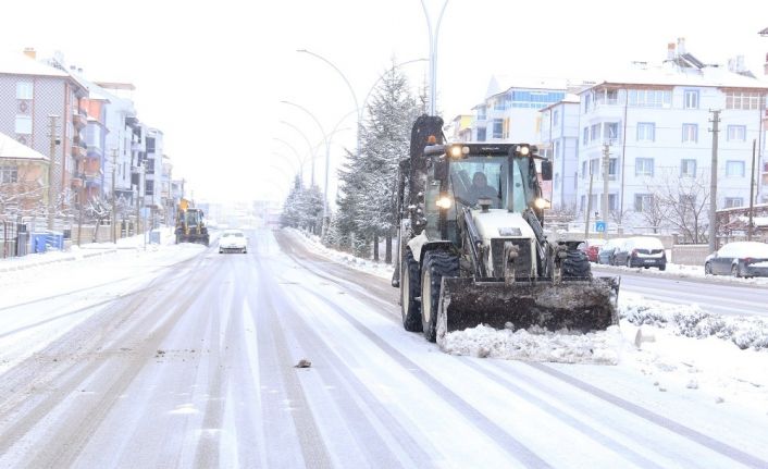 Karaman Belediyesinde kar mesaisi