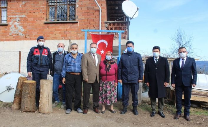 Kaymakam Türköz şehit ailelerini yalnız bırakmıyor