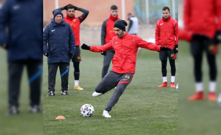 Kayserispor 23 futbolcuyla gitti