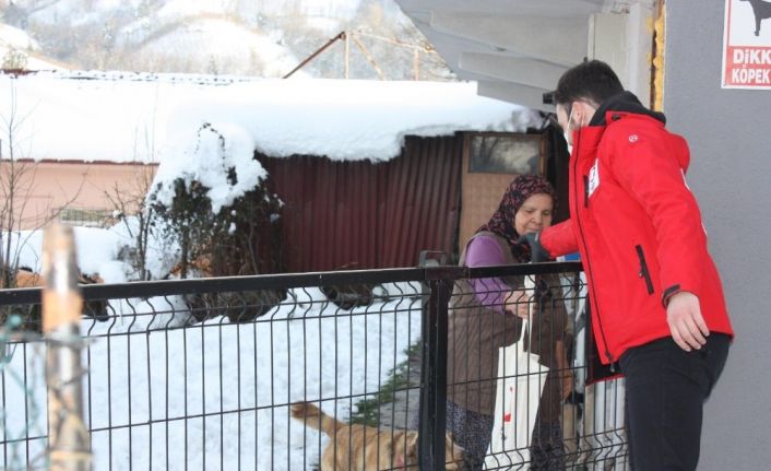 Kızılay gönüllüleri Yığılca’ya çıkartma yaptı